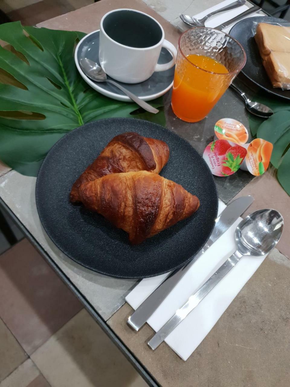 Palermo Inn Suite Buitenkant foto